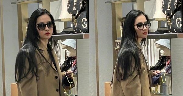 Lưu Diệc Phi đi mua sắm ở Bắc Kinh, nhan sắc đời thường đẹp như trên phim