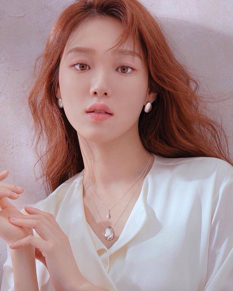 6 nữ diễn viên Hàn đông fan nhất Instagram: Song Hye Kyo thua loạt đàn em - Ảnh 6