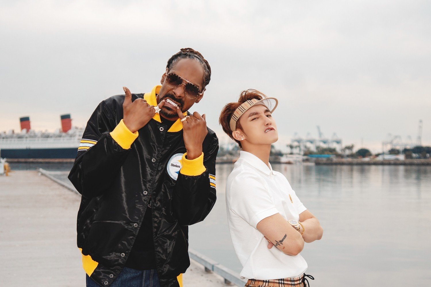 'Hãy trao cho anh' là ca khúc đánh dấu lần kết hợp lần đầu giữa Sơn Tùng và rapper đình đám Snoop Dogg được ra mắt vào tháng 7/2019