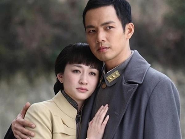 Chung Hán Lương và Lý Tiểu Nhiễm trong phim Không Kịp Nói Yêu Em