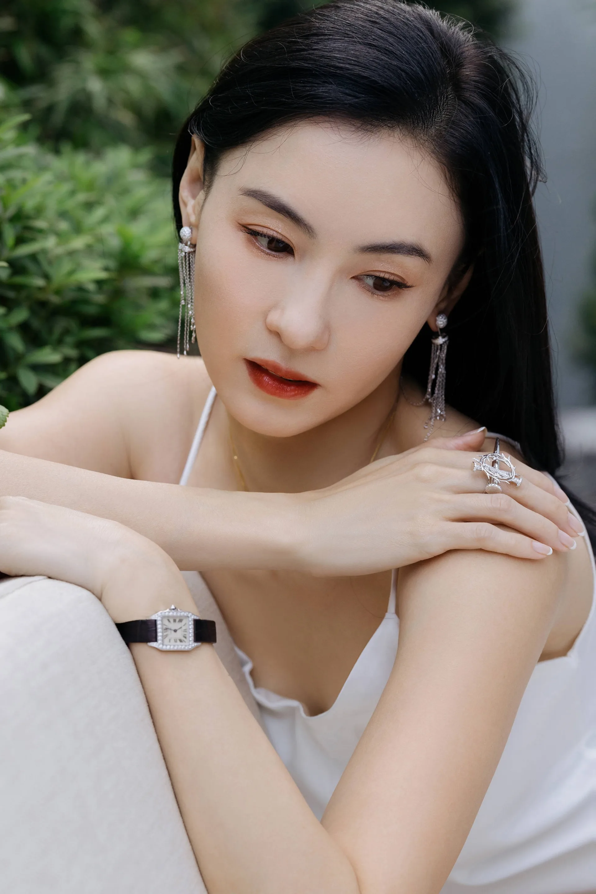 Trương Bá Chi khoe sắc vóc trẻ trung ở tuổi tứ tuần, mái tóc đen mượt là điểm nhấn - Ảnh 12