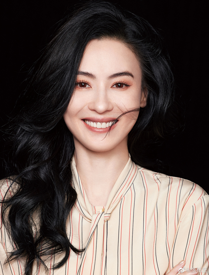 Từng là nàng ngọc nữ hàng đầu của giới giải trí Hong Kong, Trương Bá Chi trở thành người đẹp vướng nhiều thị phi nhất của Cbiz