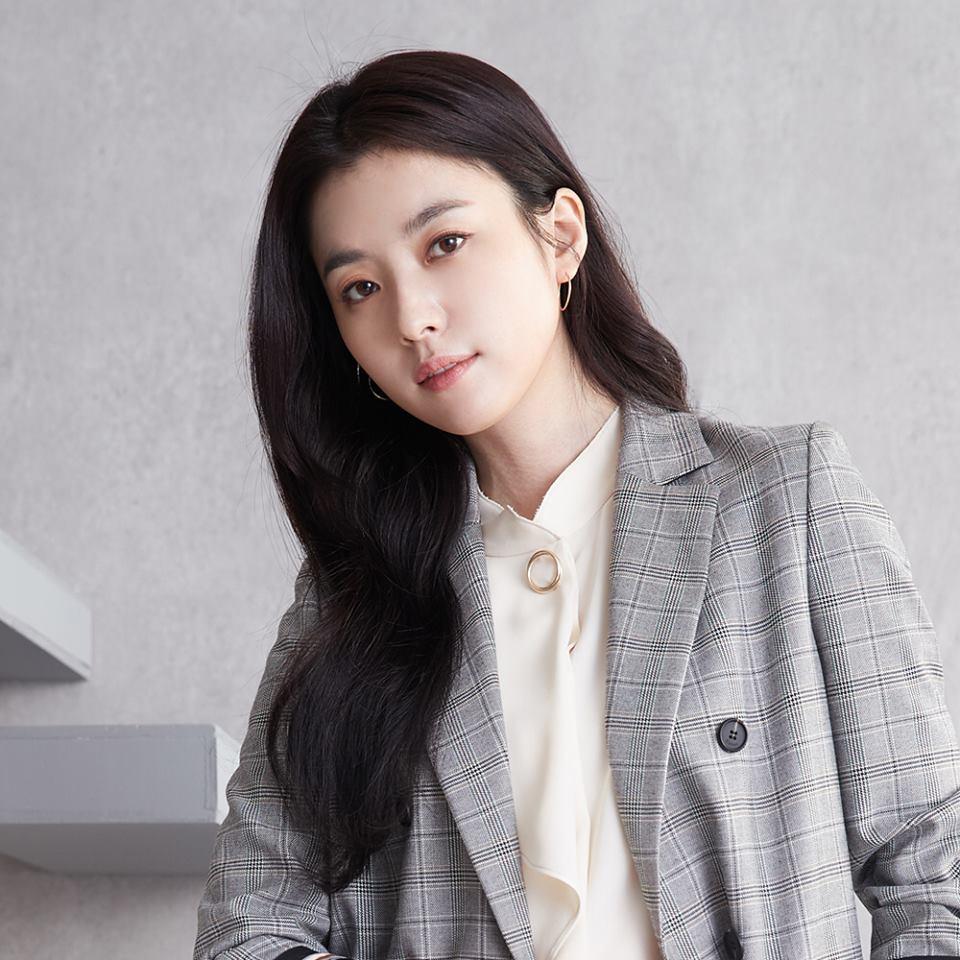 Han Hyo Joo từng hôn đến 13 người trong cùng 1 bộ phim