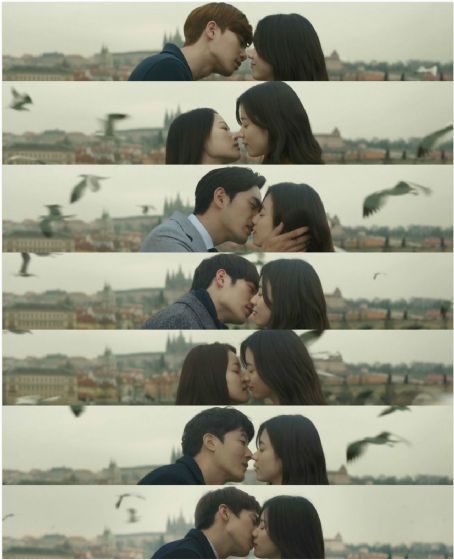 Han Hyo Joo phải hôn rất nhiều bạn diễn, cả nam cả nữ
