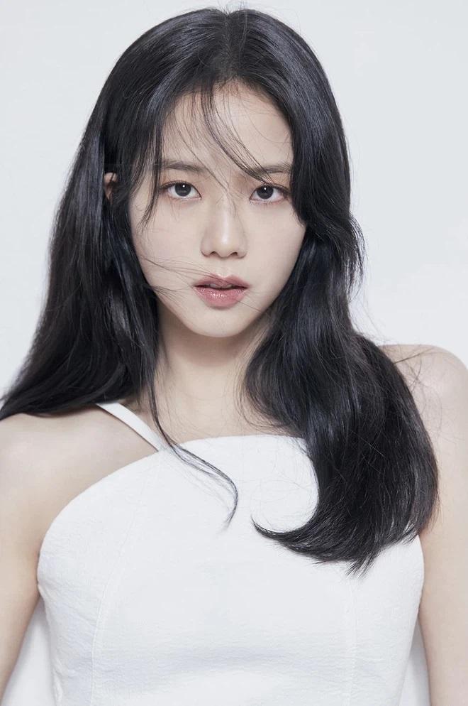 Jisoo (Blackpink) là một trong nhũng nữ idol Kpop đạt 'tiêu chuẩn vẻ đẹp Hàn Quốc'