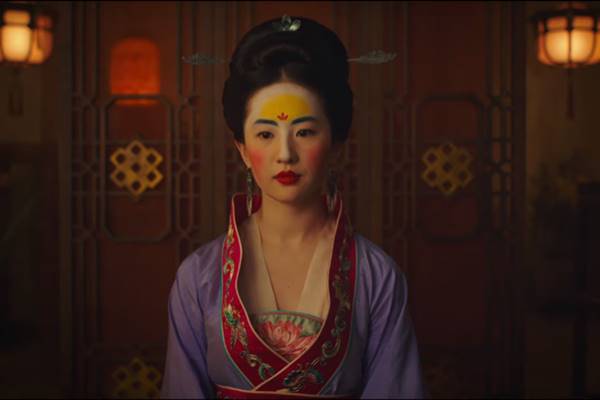 Dù đẹp như tiên nhưng những mỹ nhân Hoa ngữ này lại bị stylist 'dìm' không thương tiếc khi vào vai tiên nữ  - Ảnh 4