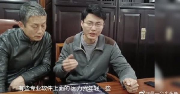 Người đàn ông 51 tuổi đậu đại học, trở thành "hậu bối" của con trai ở trường