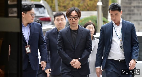 PD Ahn Joon Young sẽ chính thức được mãn hạn tù vào ngày 4/11(thứ năm) tới đây.