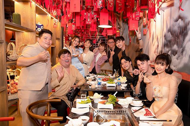 Nhà hàng của Ninh Dương Lan Ngọc bị cư dân mạng chỉ trích vì bán lẩu riêu cua đồng giá 1 triệu đồng