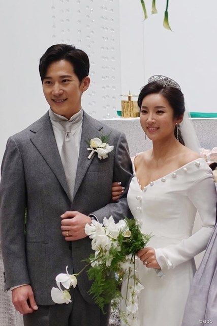 Cuối năm 2019, Lee Wan chính thức kết hôn cùng bạn gái là golf thủ chuyên nghiệp Lee Bo Mi.