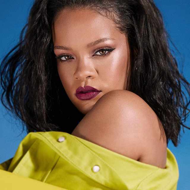Rihanna được vinh danh là ca sĩ - nhạc sĩ nữ giàu nhất thế giới và là nghệ sĩ nữ giàu thứ 2 trong làng giải trí.