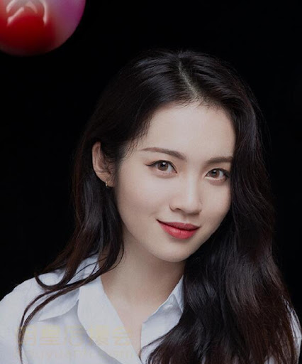 Phù Nhã Ngưng Vai Bách Hợp