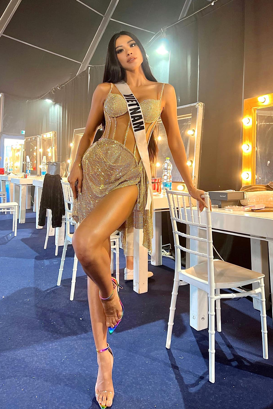 Trước khi đại diện Việt Nam tham dự Miss Universe 2021, Kim Duyên từng tham gia nhiều cuộc thi sắc đẹp và đạt một số thành tích ấn tượng