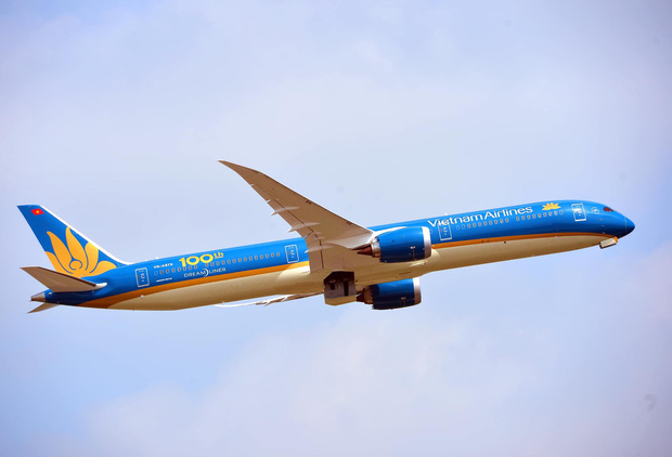Tất cả chuyến bay từ Việt Nam đến châu Âu đều được Vietnam Airlines thực hiện bằng các dòng tàu bay thân rộng là Boeing 787 và Airbus A350