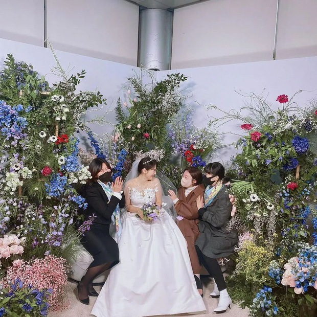 Lễ cưới được tổ chức sang trọng và riêng tư tại nhà thờ ở quận Gangdong, Seoul