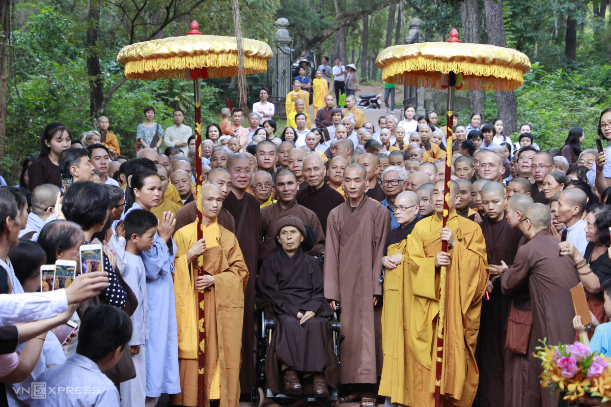 Thiền sư Thích Nhất Hạnh là ai? Nhà sư nổi tiếng của thế giới, khởi xướng 'Phật giáo dấn thân' - Ảnh 10