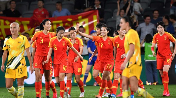 Các cầu thủ tại giải vô địch nữ Trung Quốc kiếm được mức lương hàng năm trong khoảng 47.000 USD đến 78.000 USD,