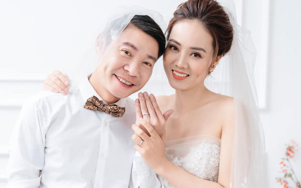 Vợ Công Lý bị chỉ trích khi nhắc chuyện bạn chồng từ chối cho vay tiền chữa bệnh