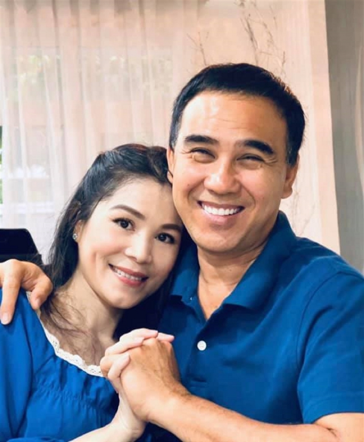 MC Quyền Linh và bà xã Dạ Thảo đã có gần 2 thập kỷ chung sống bên nhau, và lúc nào vợ chồng anh cũng tình cảm
