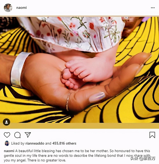 Hồi tháng 5/2021, Naomi Campbell thông báo hạ sinh con gái đầu lòng