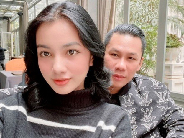 Sau khi ly hôn với ca sĩ Lệ Quyên, Đức Huy đã vướng vào tin đồn hẹn hò với Cẩm Đan - Top 15 Hoa hậu Việt Nam 2020.