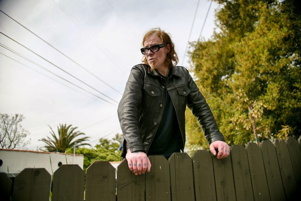 Mark Lanegan từng có thời gian phải vật lộn với chứng nghiện rượu và heroin trong khi duy trì sự nghiệp âm nhạc của mình. 