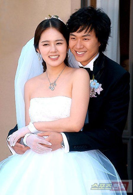 Cặp đôi chính thức về chung một nhà vào năm 2005