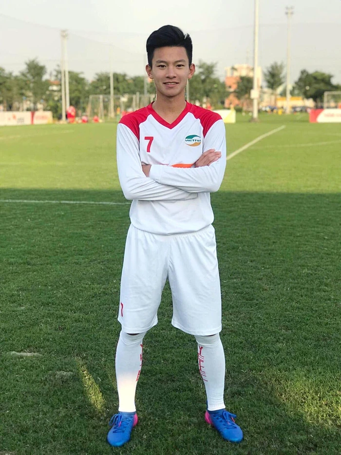 Phan Tuấn Tài: Ngôi sao U23 Việt Nam từng đỗ thủ khoa Đại học, sở hữu ngoại hình điển trai - Ảnh 9