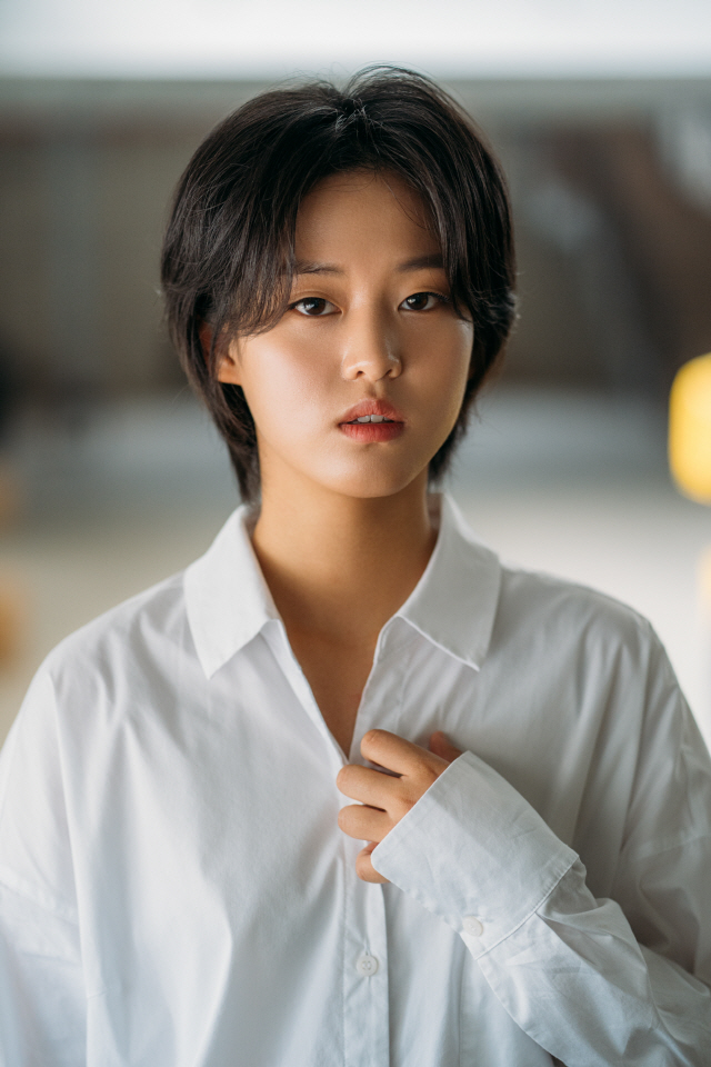 Lee Yeon, nữ tân binh gây chú ý với màn giả trai xuất sắc trong phim 'Tòa án vị thành niên' - Ảnh 8