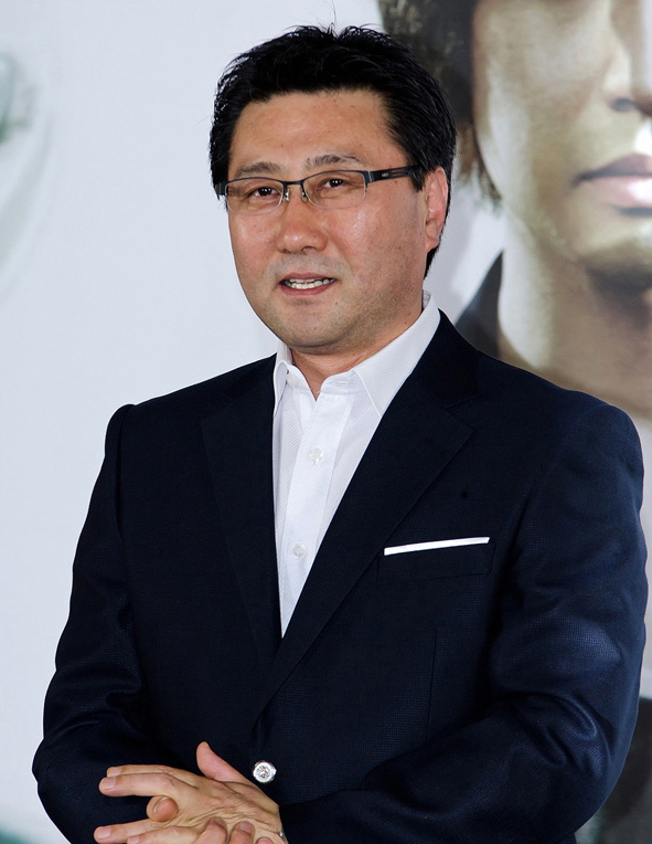 Choi Jung Woo vai Kim Dong Hyo