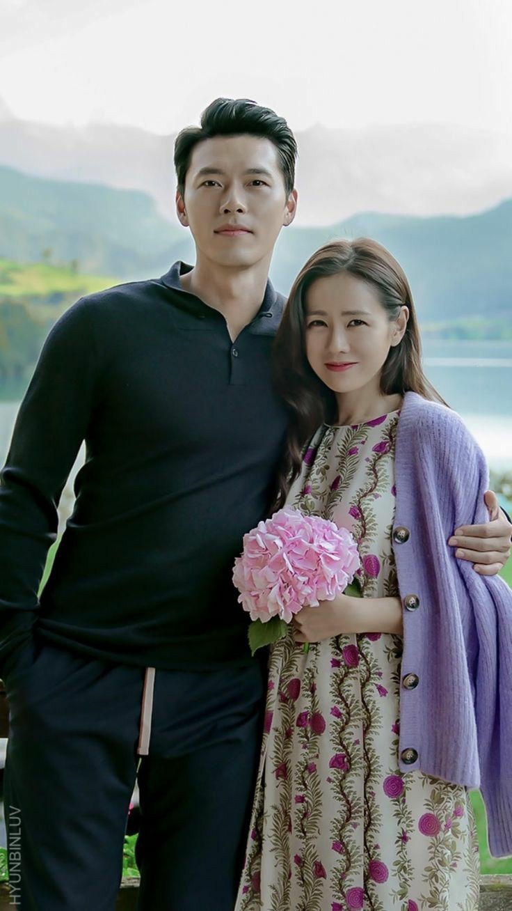 Sau một thời gian từ bí mật tìm hiểu, công khai hẹn hò, cuối cùng ngày về chung một nhà của cặp đôi đình đám Son Ye Jin và Hyun Bin cũng đã được ấn định.