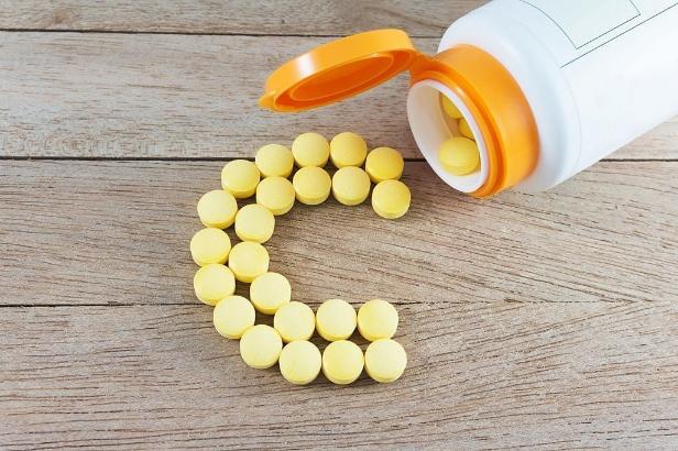 Không ít người lạm dụng quá nhiều thuốc bổ, vitamin khi đang nhiễm Covid-19