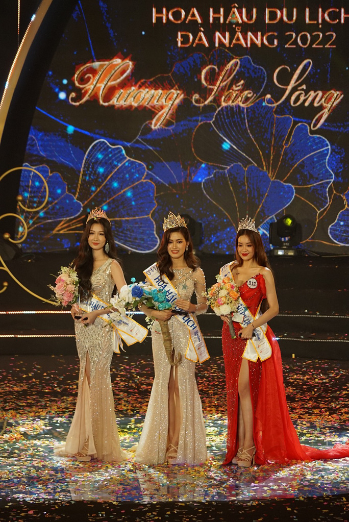 Minh Thư (số báo danh 058) đã xuất sắc vượt qua 29 đối thủ để giành chiếc vương miện Hoa hậu. 