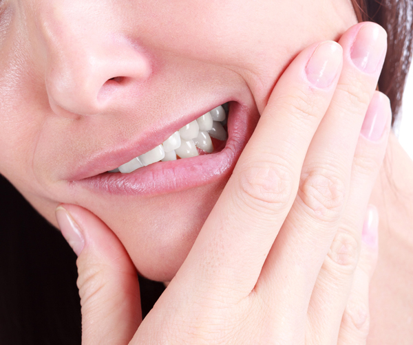 Bác sĩ khuyên những người không mắc Covid-19 cũng nên duy trì sức khỏe răng miệng tốt, để đảm bảo tốt cho sức khỏe tổng thể.