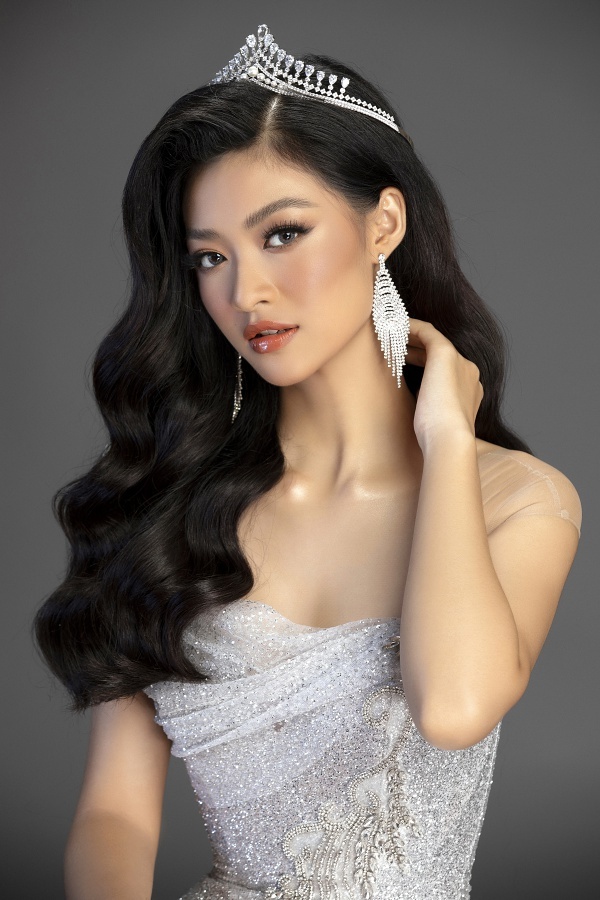 Kiều Loan là một trong những nàng hậu đa tài của showbiz Việt, không chỉ xinh đẹp, tài năng, Kiều Loan còn nổi tiếng với khả năng ca hát, rap, vũ đạo.