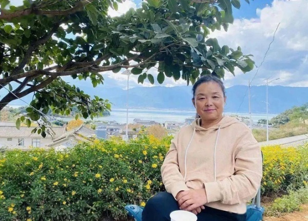 Ngày trẻ vì con không ly hôn chồng gia trưởng, đến tuổi 56 tự lái xe đi phượt để sống cho mình