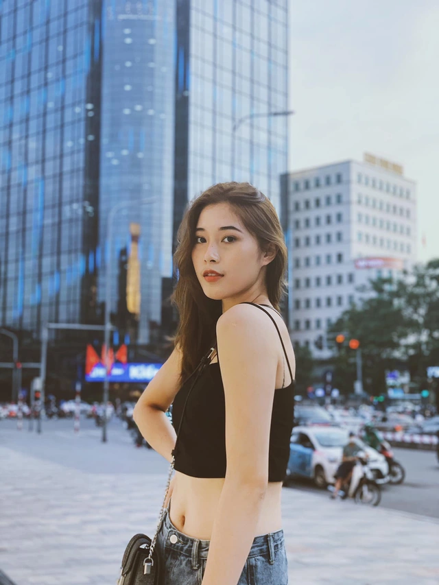 Hoa khôi bóng chuyền Đặng Thu Huyền chia tay 'quần đùi áo số' để thi Hoa hậu Hoàn vũ Việt Nam 2022 - Ảnh 10