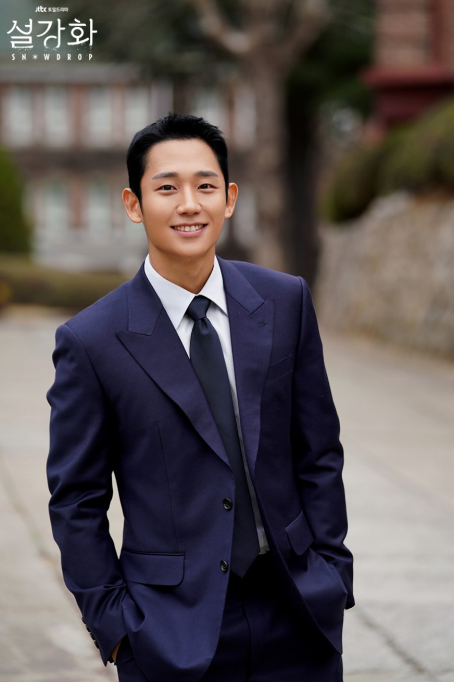 Jung Hae In bén duyên với nghệ thuật khá muộn là vào năm 27 tuổi, sau khi hoàn thành nghĩa vụ quân sự.