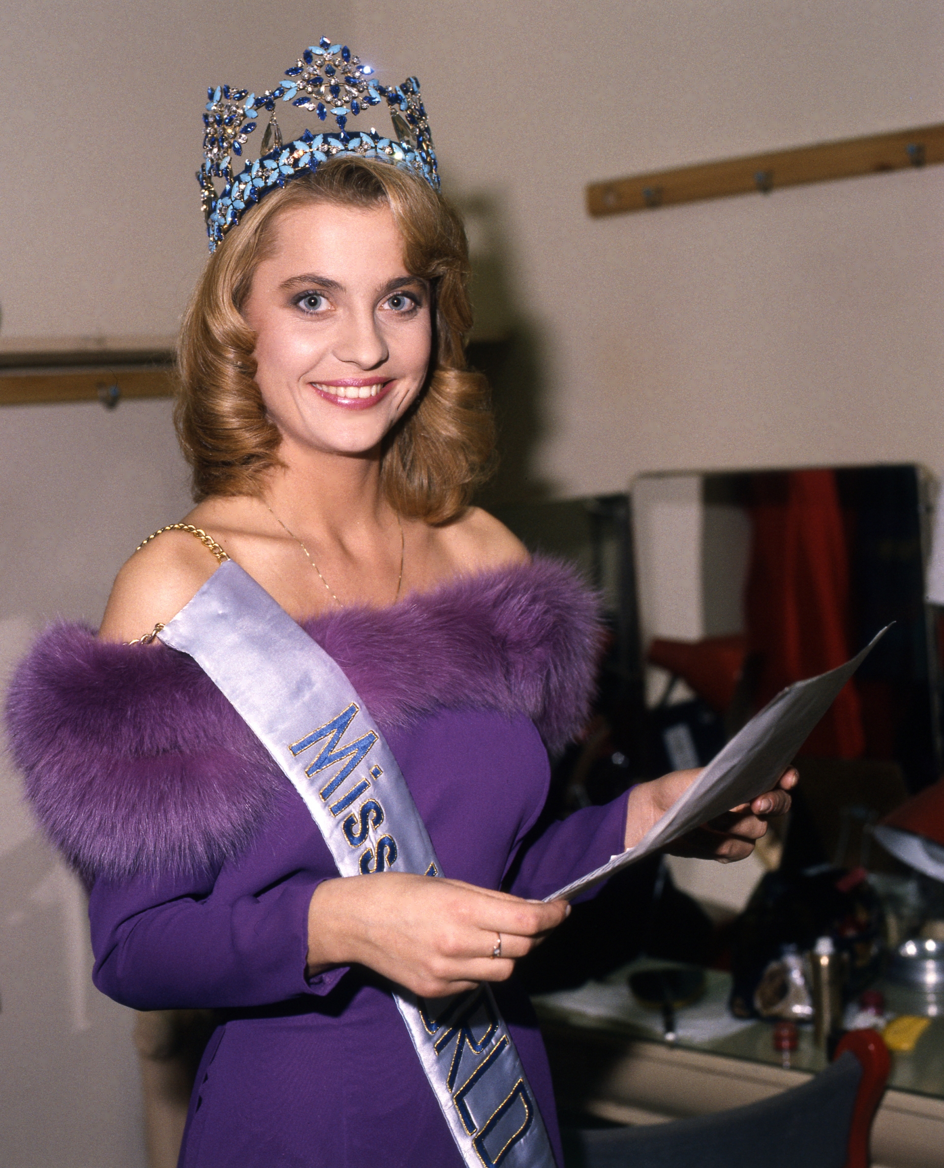 Aneta Beata Kreglicka đăng quang tại Miss World 1989