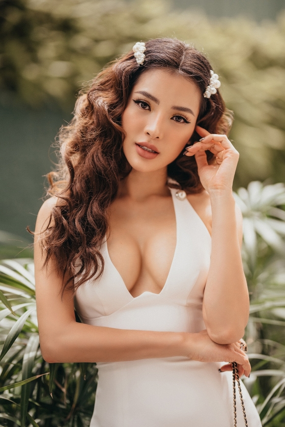 Phương Trinh Jolie