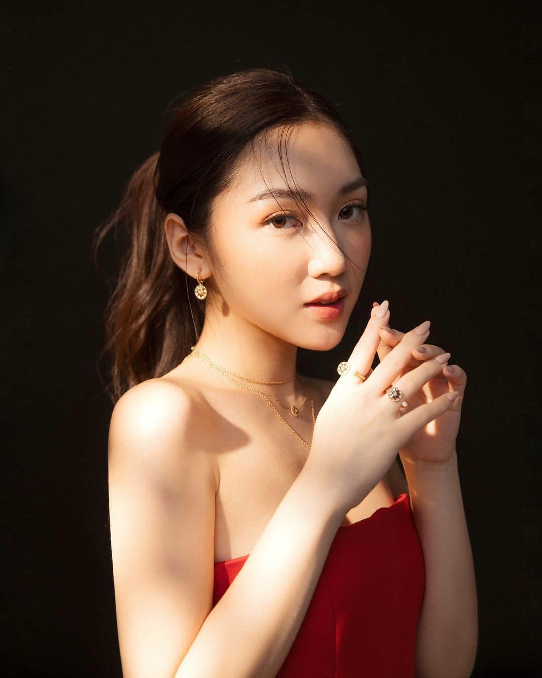 Nhan sắc 'lá ngọc cành vàng' của Chloe Nguyễn - con gái ông chủ Capella Holdings Nguyễn Cao Trí - Ảnh 9