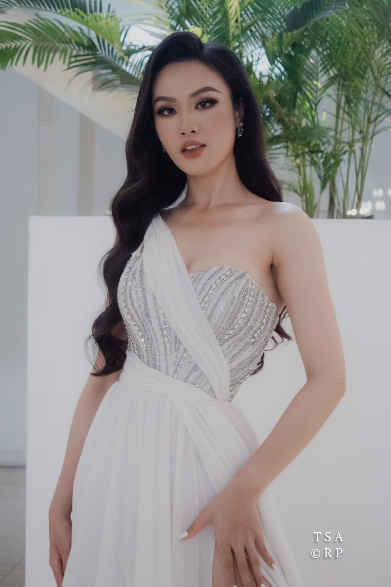 Hoa khôi Ngoại thương Huỳnh Phạm Thủy Tiên từng nặng 90kg 'lột xác' tại Hoa hậu Hoàn vũ 2022 - Ảnh 7