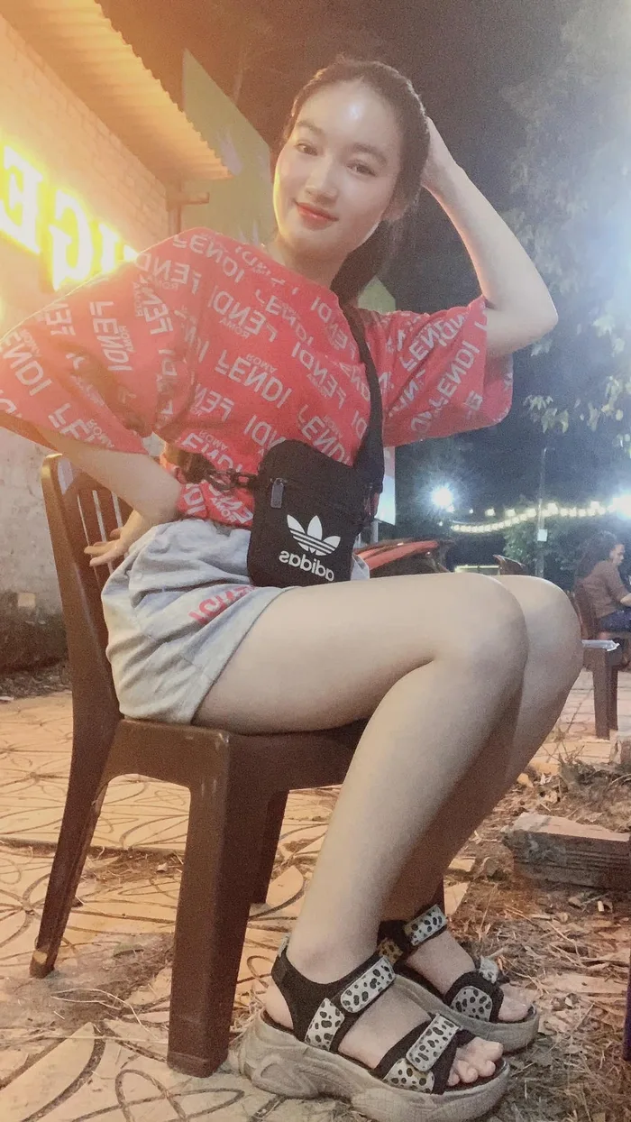 Soi diện mạo vợ mới cưới của Tiết Cương: Gái xinh Cần Thơ, trẻ hơn chồng nhiều tuổi- Ảnh 9