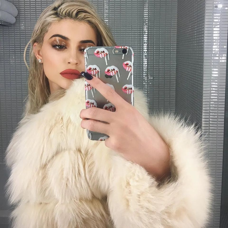 'Bà hoàng Instagram' Kylie Jenner cũng rất ưa chuộng kiểu kẻ mắt này