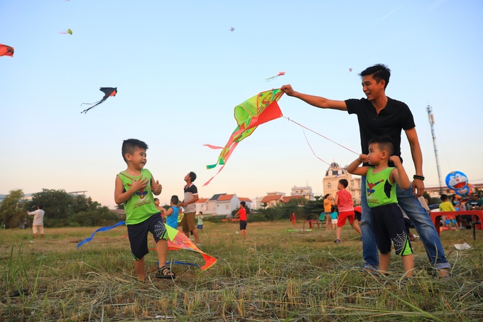 Lợi ích bất ngờ từ trò thả diều: Ngủ ngon, chắc xương, tăng khả năng tập trung