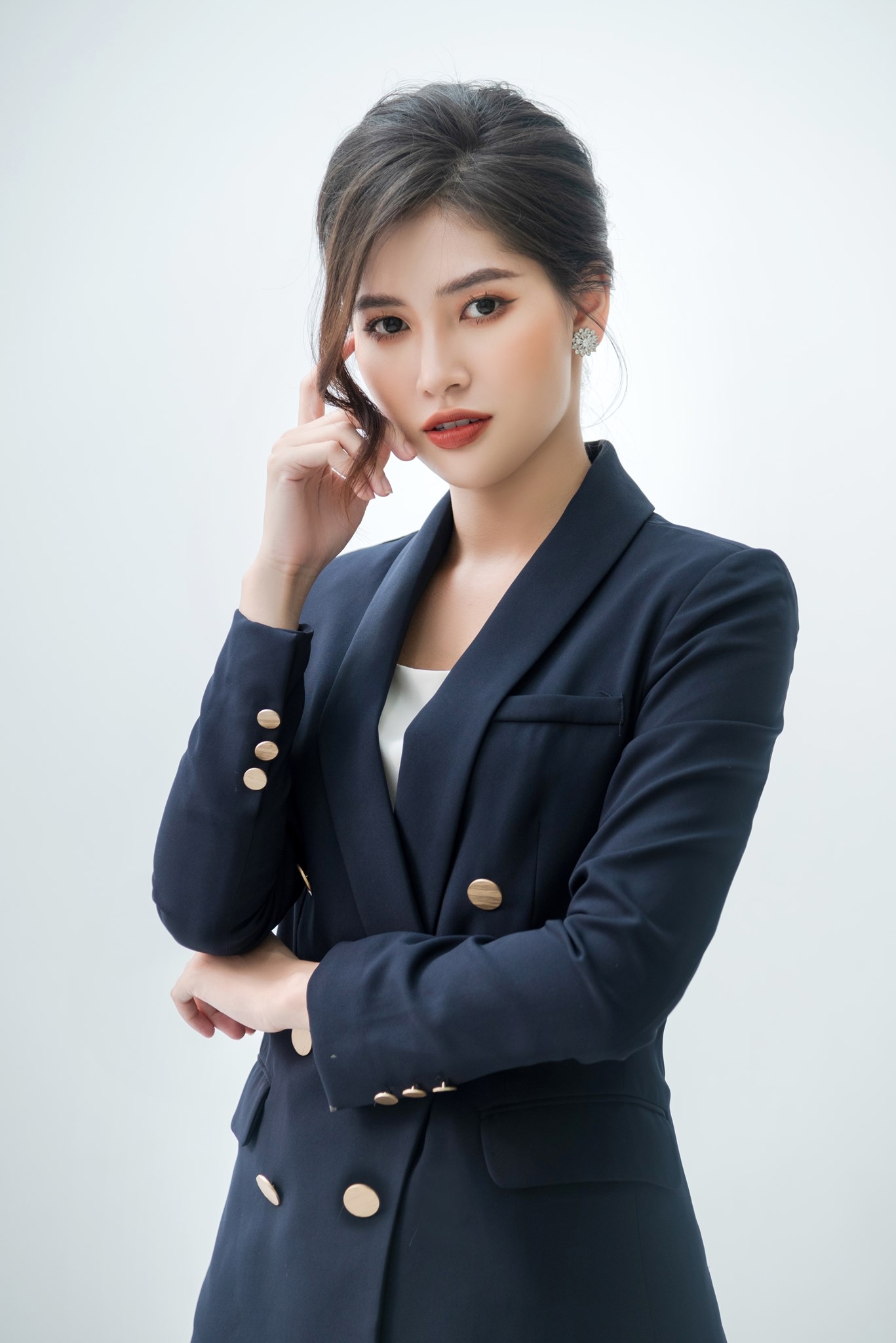 Phạm Hoàng Thu Uyên - nữ CEO thi Miss Universe Vietnam: 18 tuổi mồ côi, 19 tuổi kiếm 200 triệu/tháng - Ảnh 6