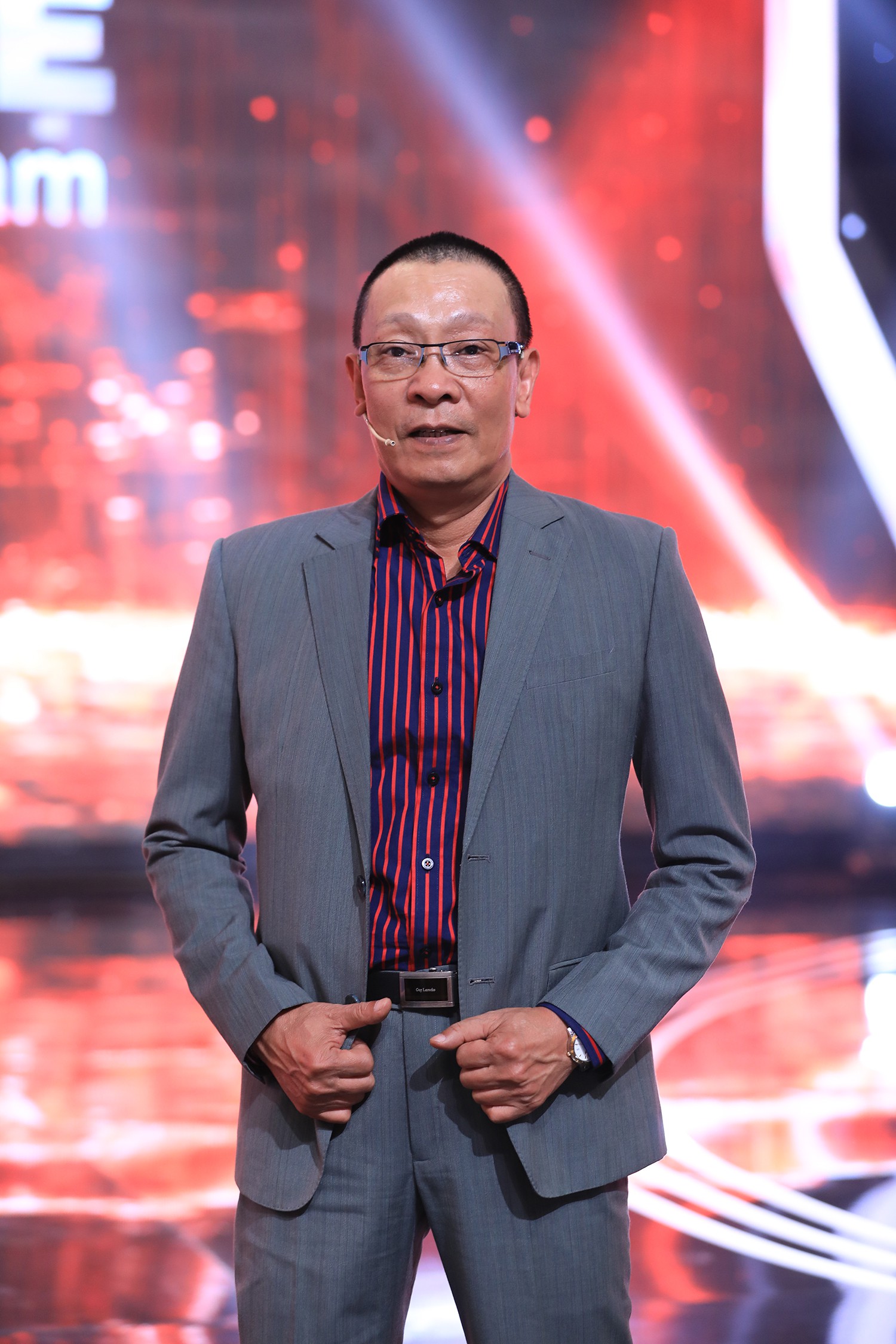 MC Lại Văn Sâm vẫn luôn nhận show đều đặn và hình ảnh của ông vẫn được khán giả yêu mến, đồng nghiệp kính nể.