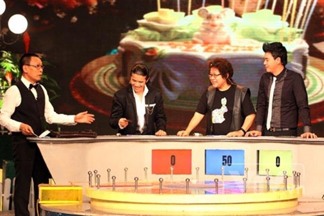 MC Lại Văn Sâm là người dẫn chương trình đầu tiên của chương trình Chiếc Nón Kỳ Diệu vào năm 2001.
