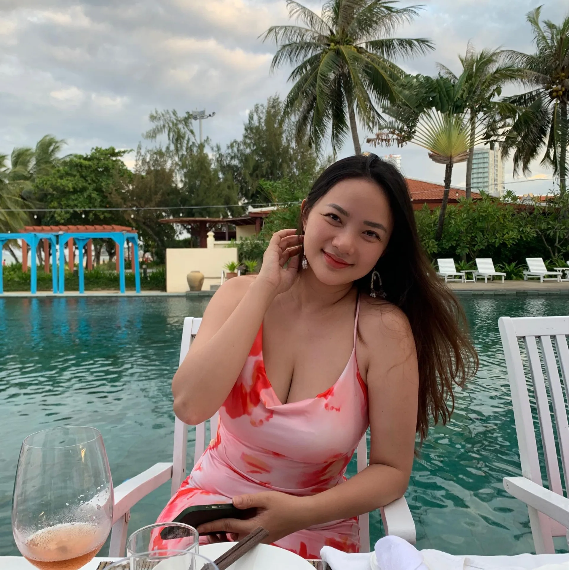 Hậu lấy lại vóc dáng, Phan Như Thảo thay đổi ngoạn mục gu thời trang khoe triệt để 3 vòng - Ảnh 1
