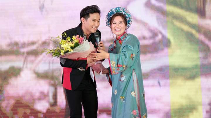 Quý Bình ước mang thai thay vợ đại gia hơn 7 tuổi, ôm vợ rồi sau đó mới tới con 